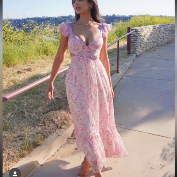 Floral dress from ASTR The Label! - Picture 3 of 5